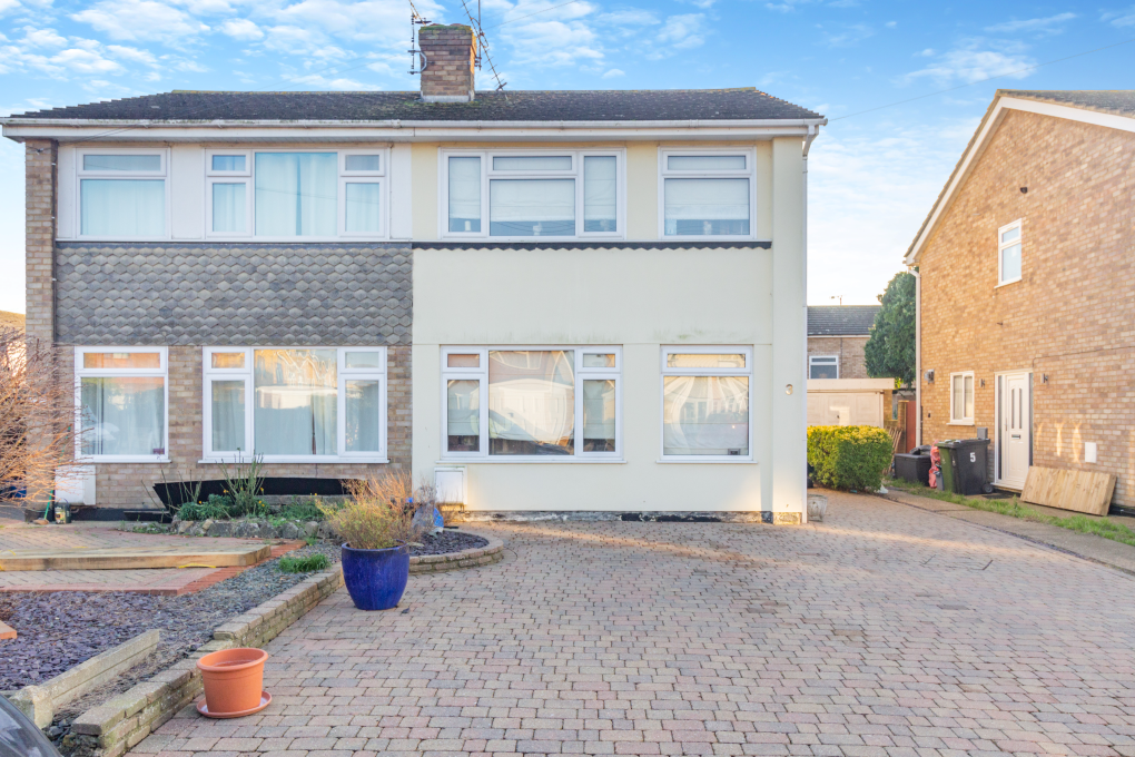 3 bed semi-detached house for sale in Orchard Drive, Chelmsford CM3, £300,000