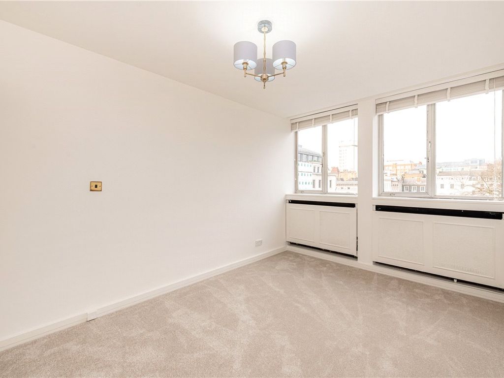 2 bed flat to rent in St James's Square, St James's, London SW1Y, £5,499 pcm