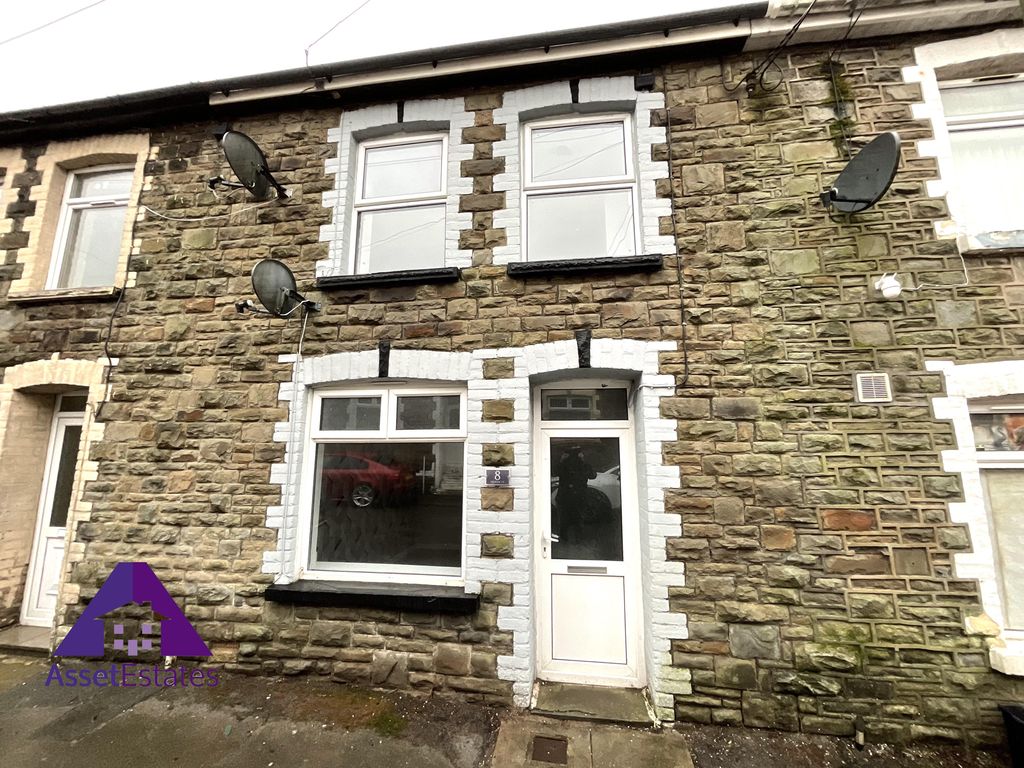 2 bed terraced house to rent in Queen Street, Abertillery NP13, £650 pcm
