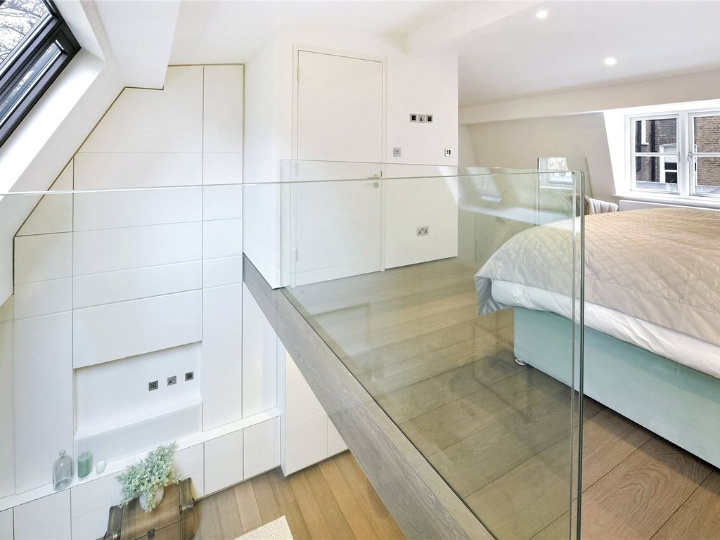 1 bed flat for sale in Bolton Studios, 17B Gilston Road, London SW10, £899,000