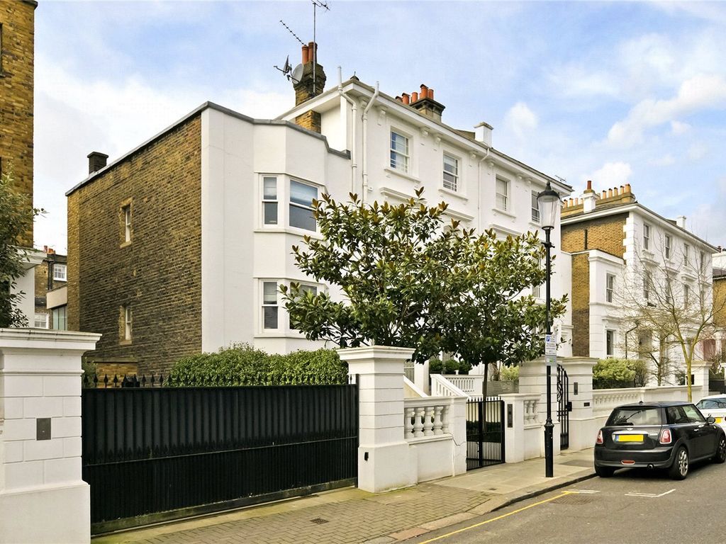 1 bed flat for sale in Bolton Studios, 17B Gilston Road, London SW10, £899,000