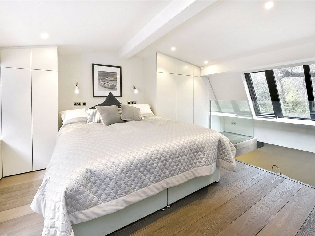 1 bed flat for sale in Bolton Studios, 17B Gilston Road, London SW10, £899,000