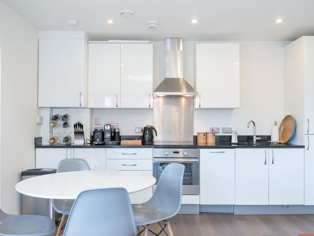 1 bed flat for sale in St. Pancras Way, London NW1, £475,000