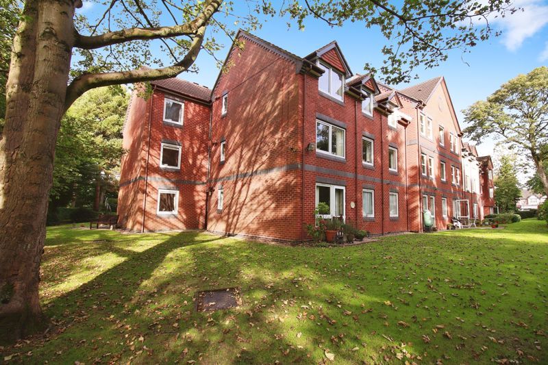2 bed flat for sale in Blythe Court, Solihull B91, £125,000