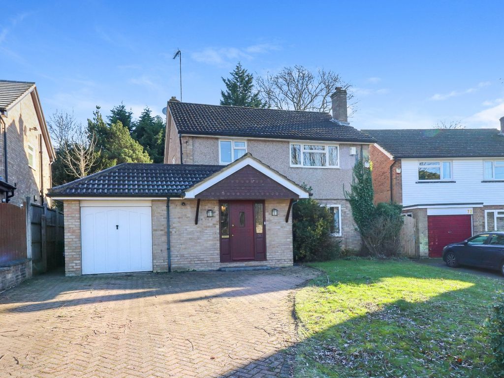 4 bed detached house for sale in The Spinney, Beaconsfield HP9, £1,180,000