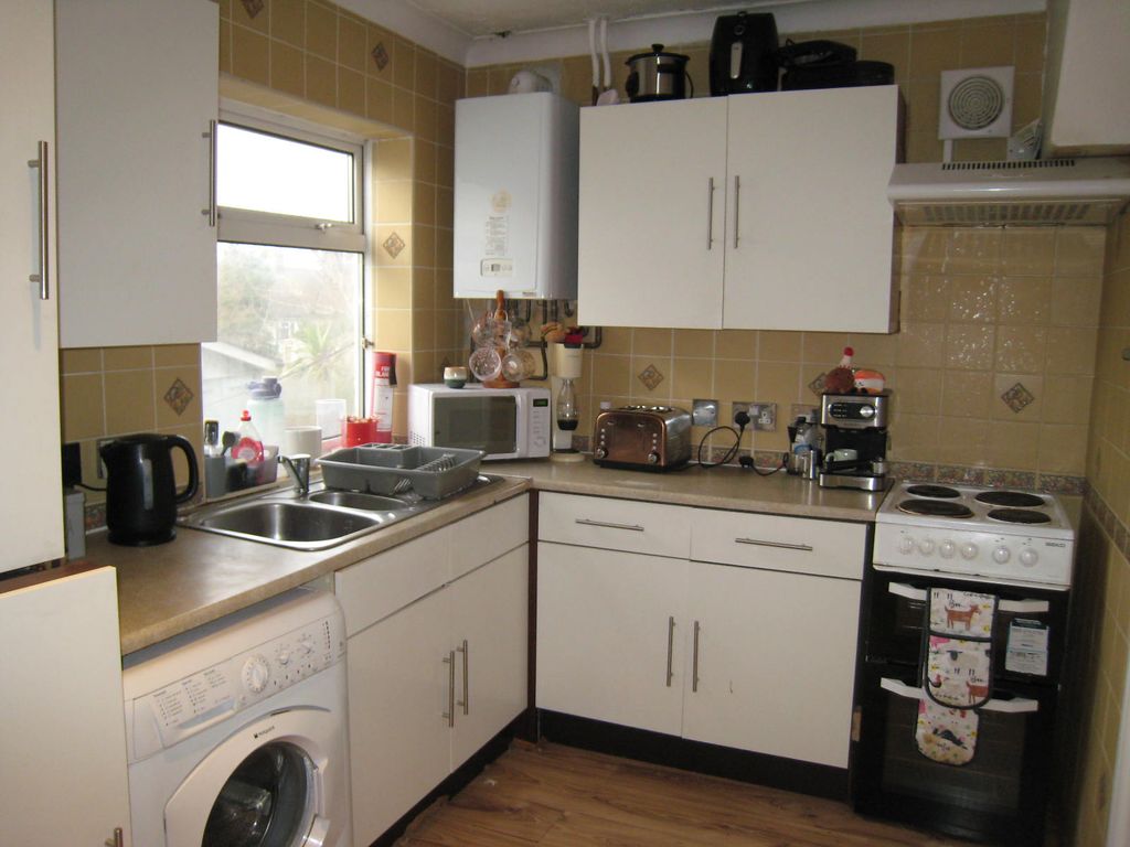 3 bed semi-detached house to rent in Medmerry Hill, Brighton BN2, £2,050 pcm