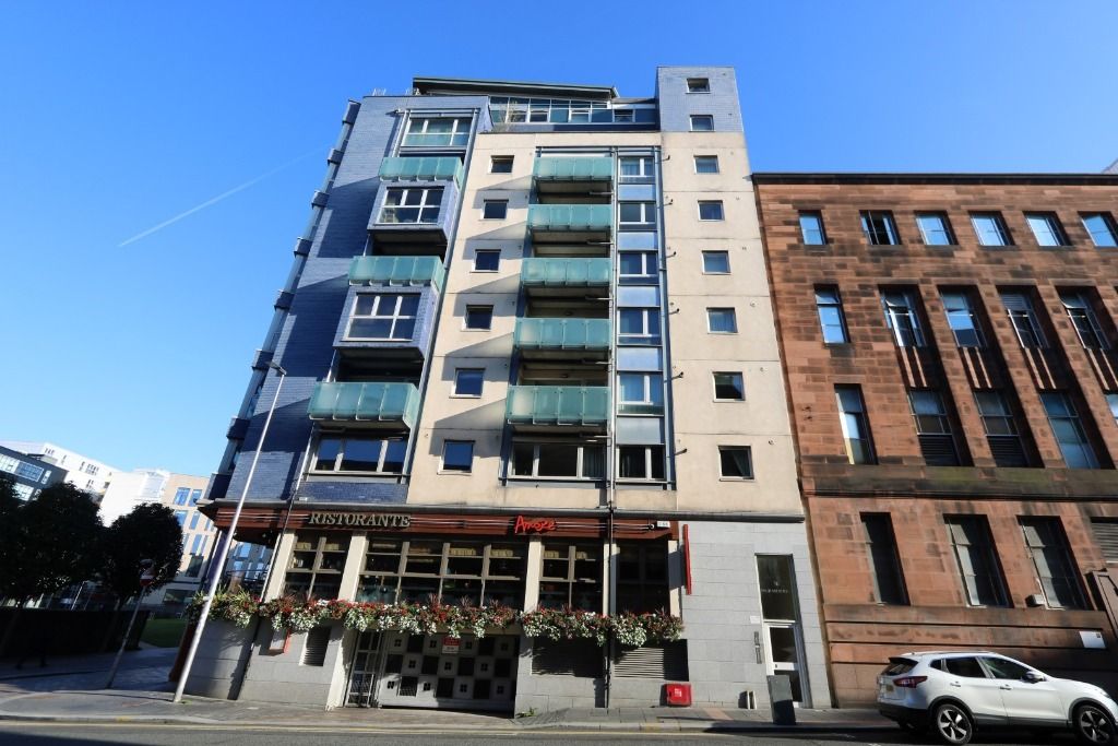 3 bed flat to rent in Ingram Street, Glasgow G1, £1,675 pcm