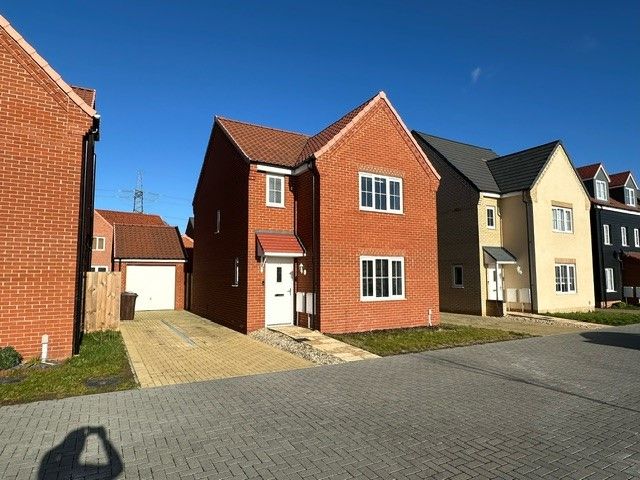 3 bed detached house for sale in Squirrel Gardens, Hethersett NR9, £325,000