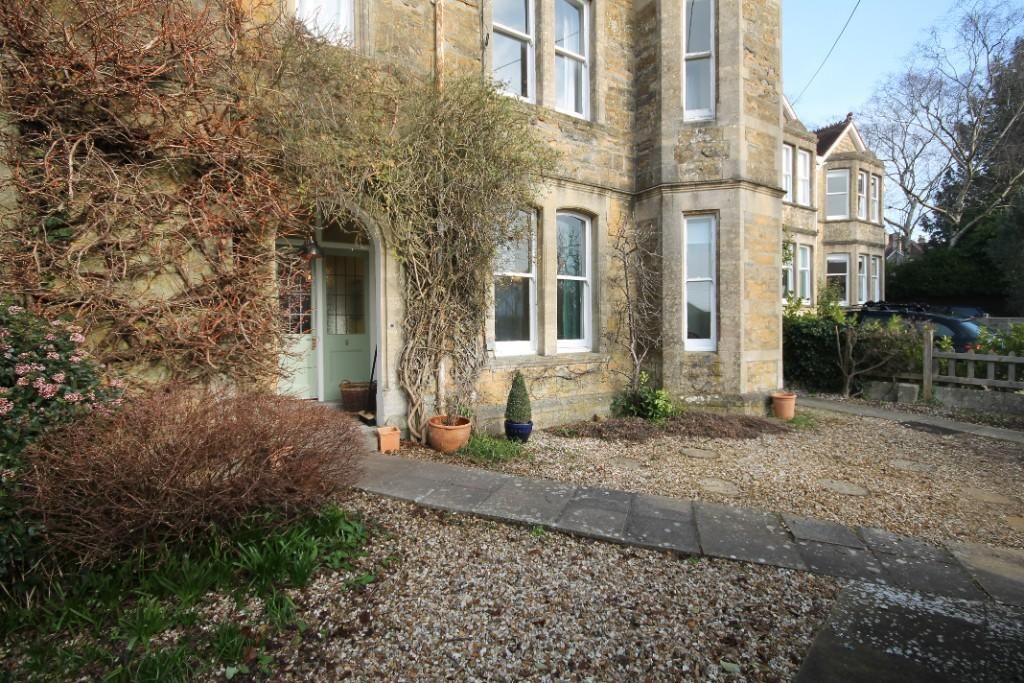 3 bed flat to rent in The Avenue, Sherborne DT9, £1,500 pcm