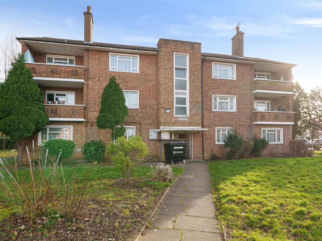 2 bed flat for sale in Gore Court, Fryent Way, London NW9, £284,950