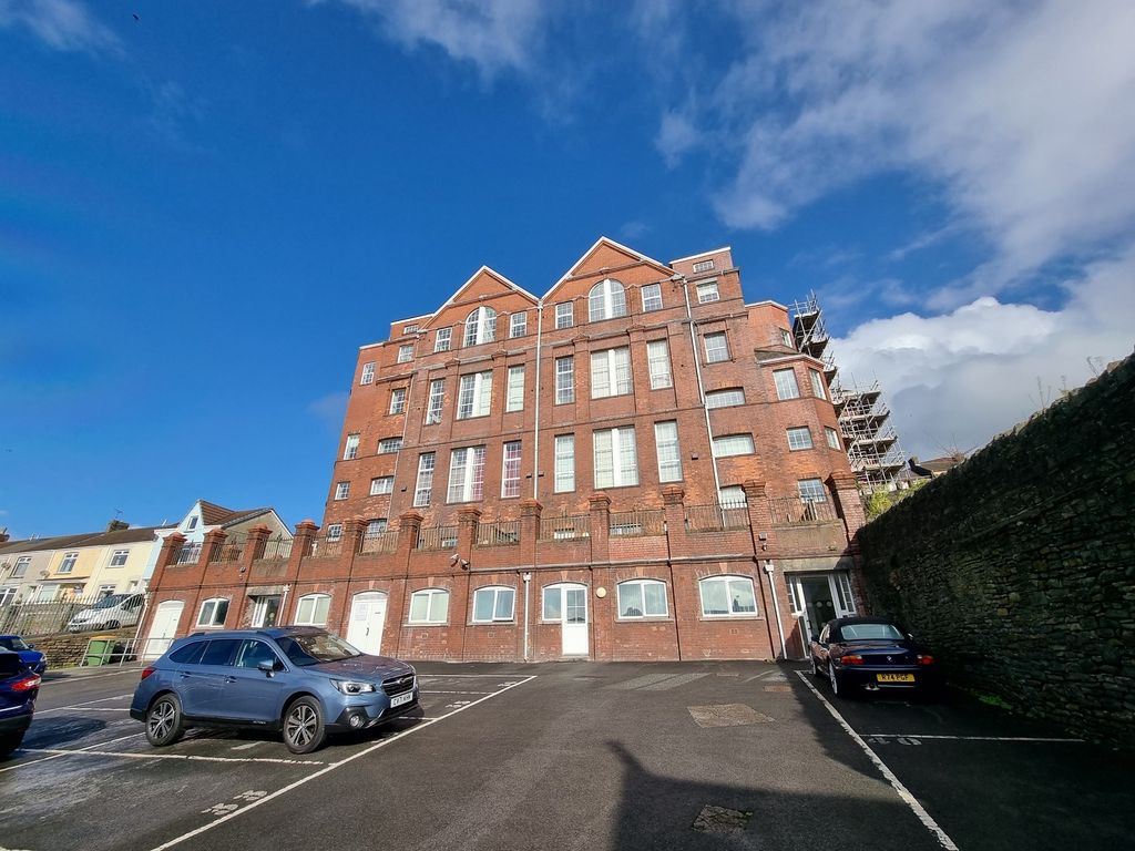 1 bed flat for sale in Kilvey Terrace, St. Thomas, Swansea, City And County Of Swansea. SA1, £129,995