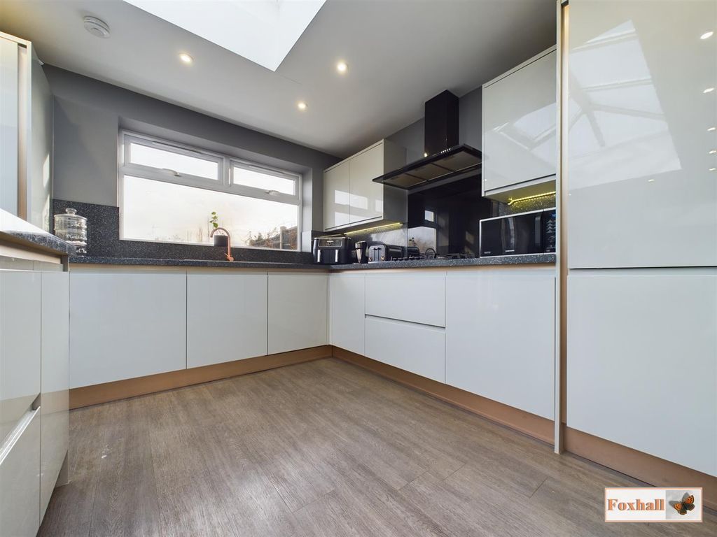 3 bed property for sale in Cardiff Avenue, Ipswich IP2, £290,000