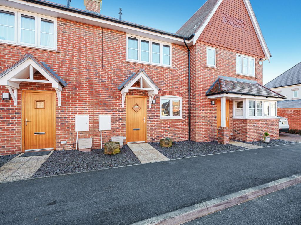 2 bed terraced house for sale in Barford Drive, Wokingham, Berkshire RG40, £450,000