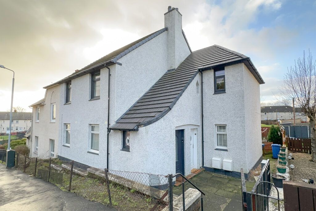3 bed flat for sale in Farm Road, Duntocher, Clydebank G81, £109,000