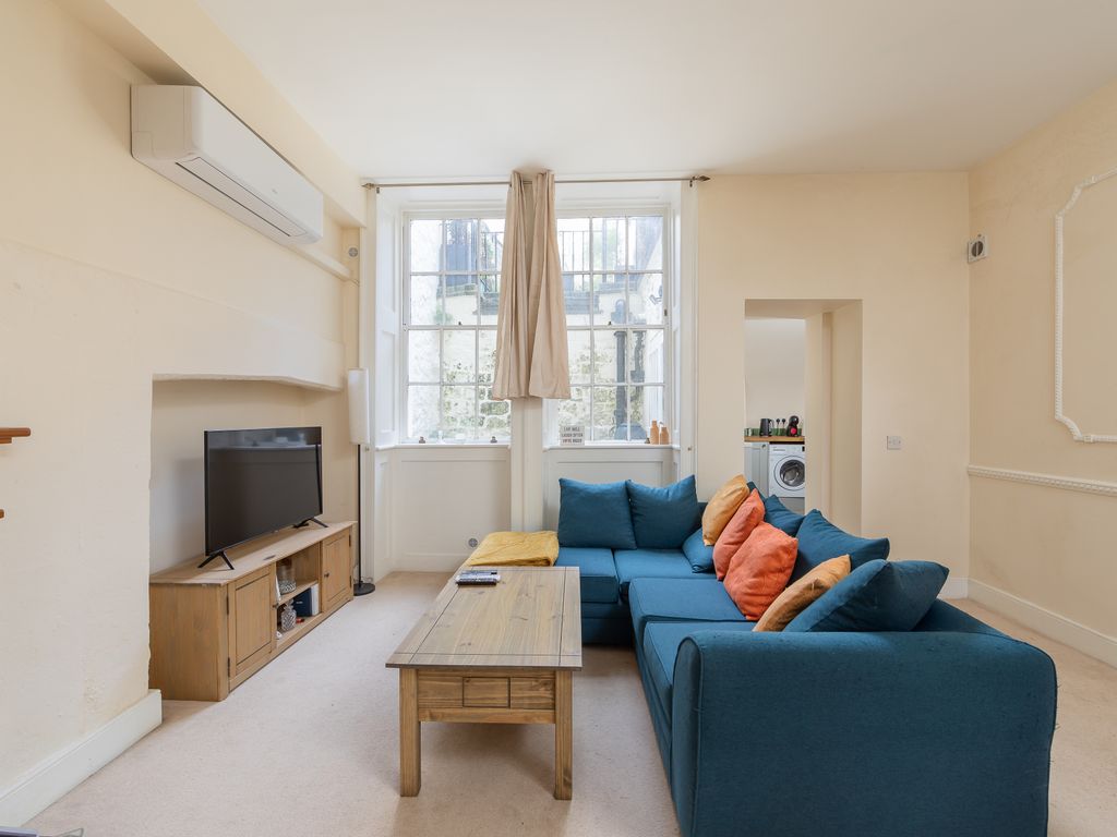 2 bed flat for sale in Bennett Street, Bath BA1, £350,000