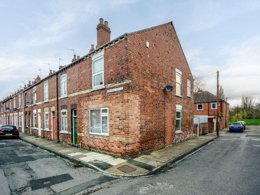 2 bed end terrace house for sale in Balfour Street, York YO26, £260,000