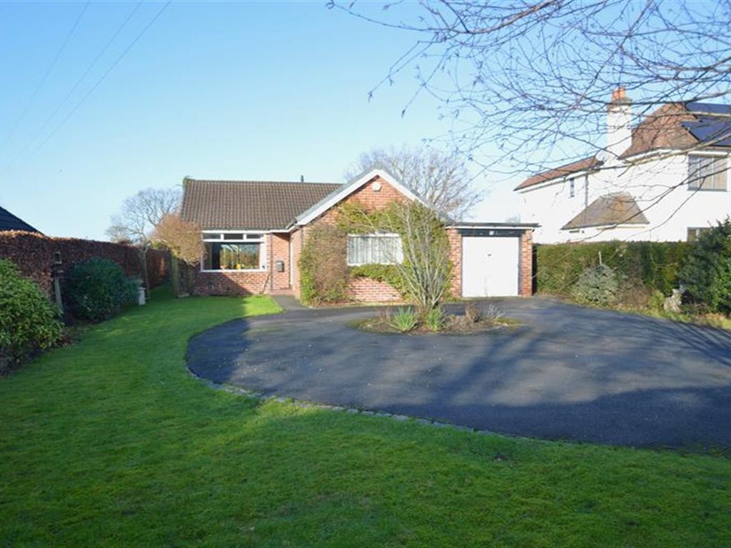 2 bed detached bungalow to rent in Bexton Road, Knutsford WA16, £1,600 pcm