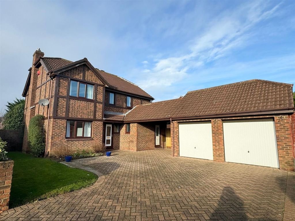 4 bed detached house to rent in Barwick View, Ingleby Barwick, Stockton-On-Tees TS17, £1,500 pcm