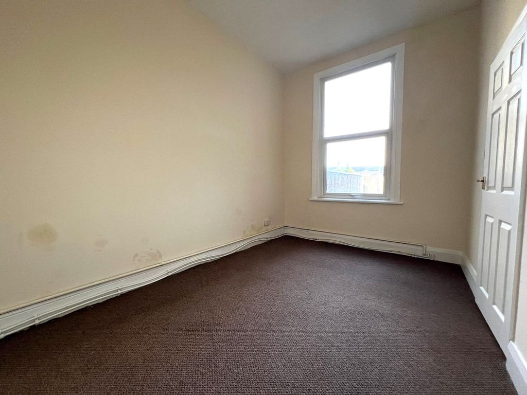 1 bed flat to rent in Hainton Avenue, Grimsby DN32, £400 pcm