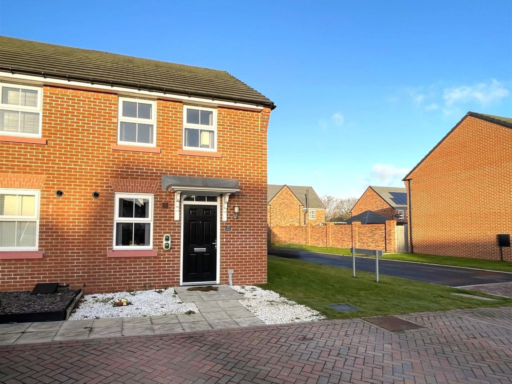 2 bed end terrace house for sale in Redwood Way, Somerford, Congleton CW12, £175,000