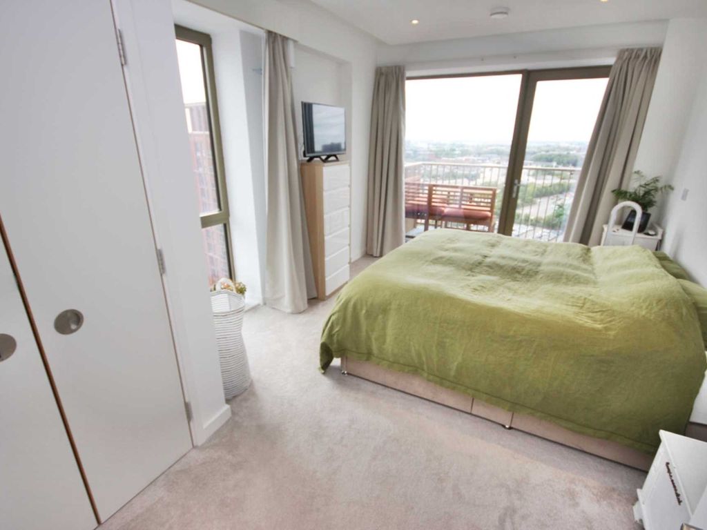 3 bed flat for sale in Hulme Street, Salford M5, £425,000