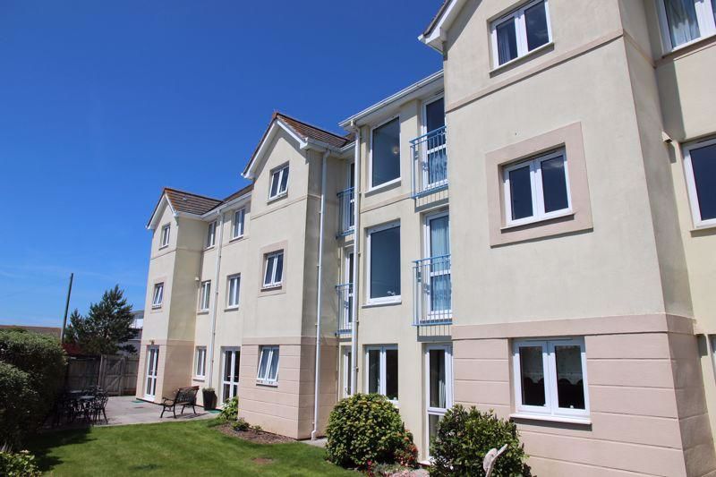 2 bed flat for sale in Windsor Court, Newquay TR7, £160,000