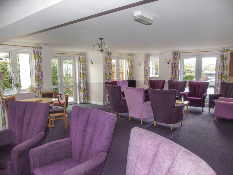 2 bed flat for sale in Windsor Court, Newquay TR7, £160,000