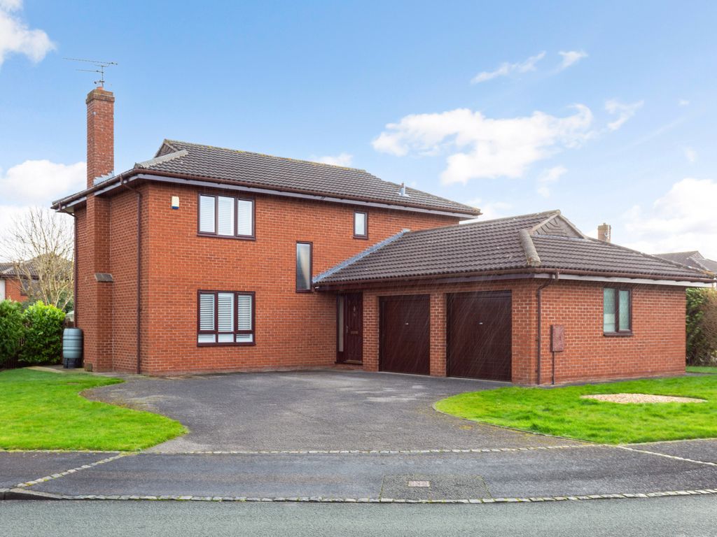 4 bed detached house for sale in Clarendon Close, Chester, Cheshire CH4, £675,000