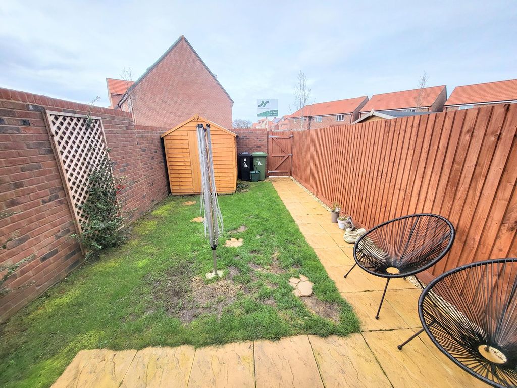 2 bed semi-detached house for sale in Eider Way, Didcot OX11, £320,000