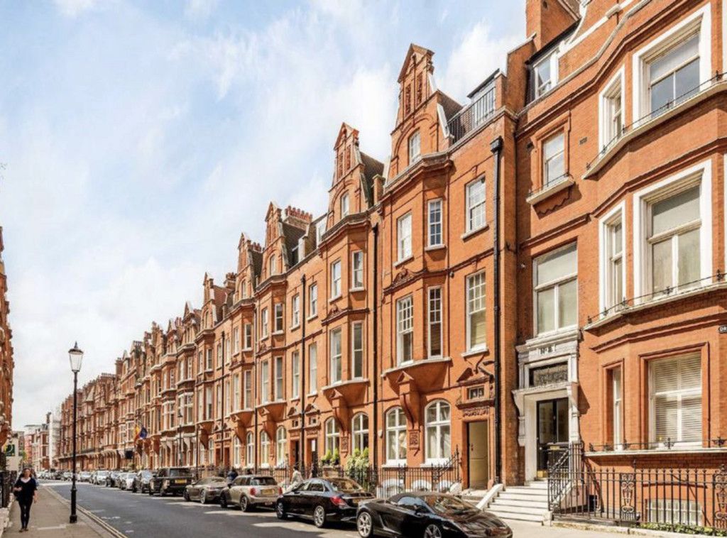 3 bed flat for sale in Draycott Place, London SW3, £3,250,000