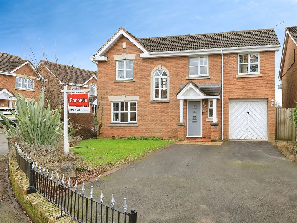 4 bed detached house for sale in Turnpike Way, Coven, Wolverhampton WV9, £495,000