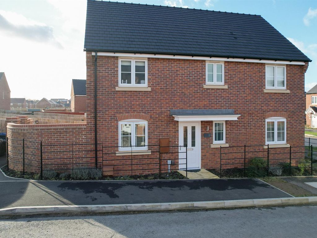 1 bed flat for sale in Pearmain Close, Stratford-Upon-Avon CV37, £205,000