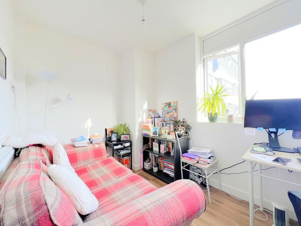 1 bed flat for sale in Arundel Street, Portsmouth PO1, £80,000