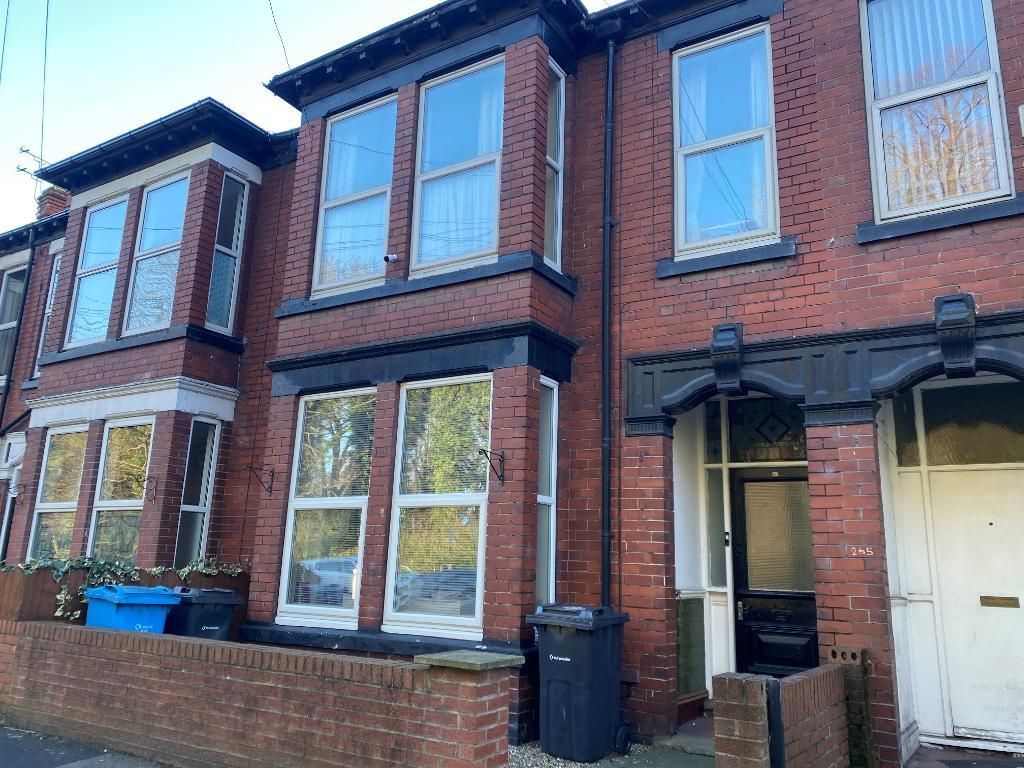 3 bed flat for sale in Spring Bank West, Hull HU3, £129,950
