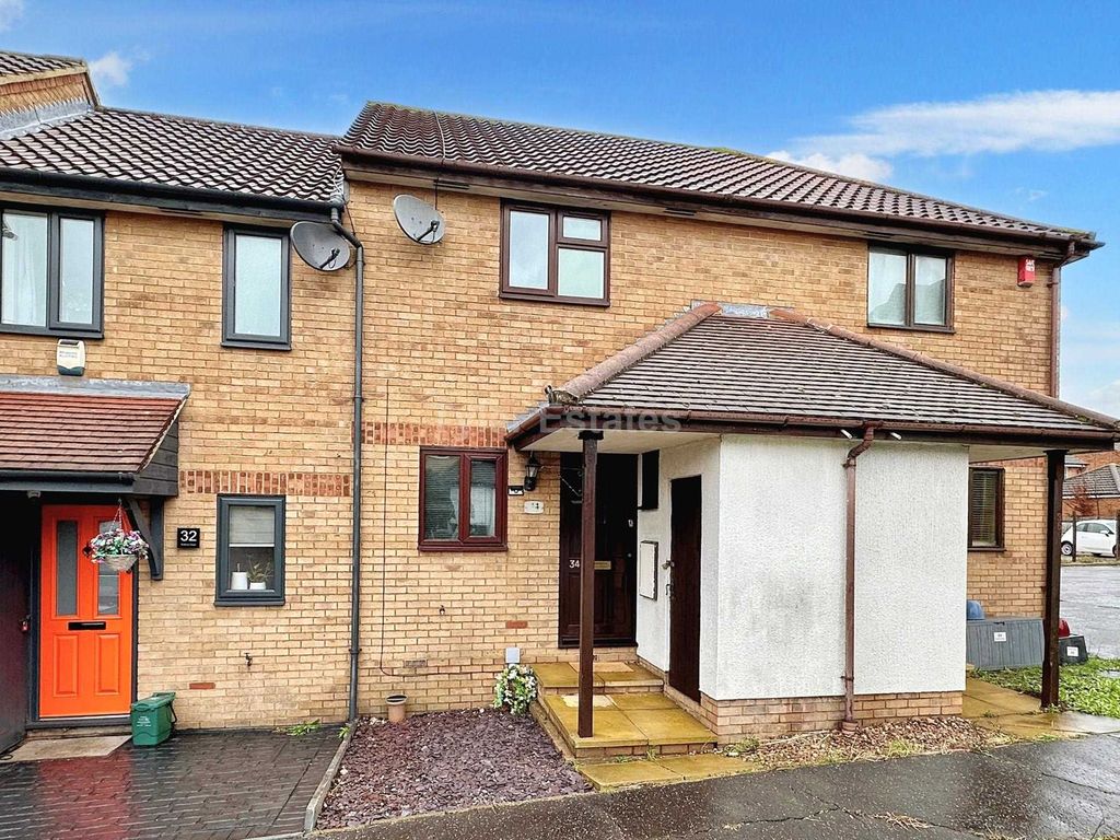 2 bed terraced house for sale in Robinia Close, Steeple View SS15, £280,000