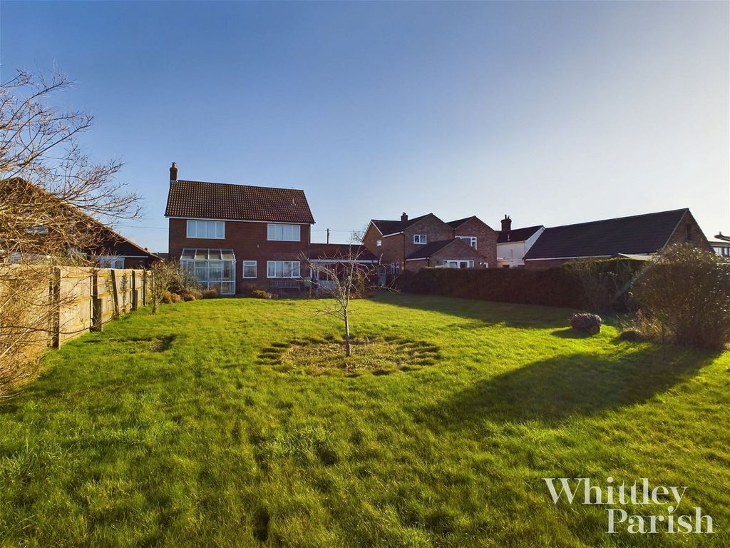 4 bed detached house for sale in Buckenham Road, Attleborough NR17, £425,000