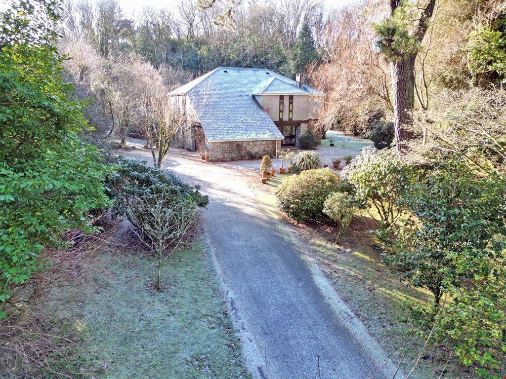 4 bed detached house for sale in Lanlivery, Nr. Lostwithiel, Cornwall PL30, £985,000
