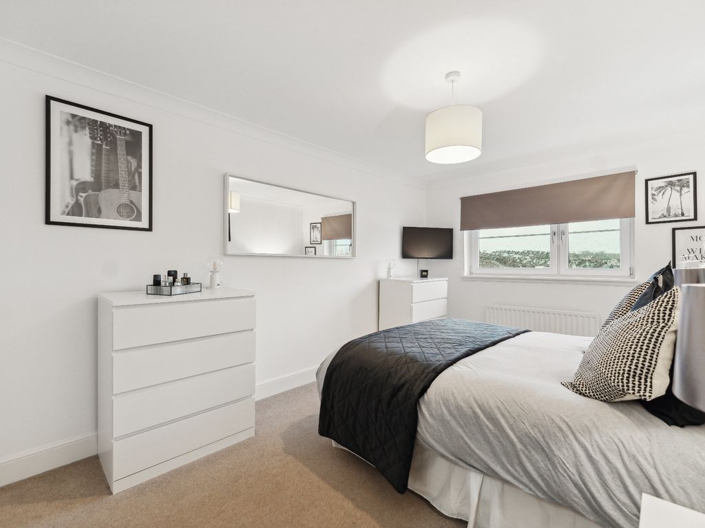 2 bed flat for sale in Bogton Avenue, Muirend, Glasgow G44, £179,000