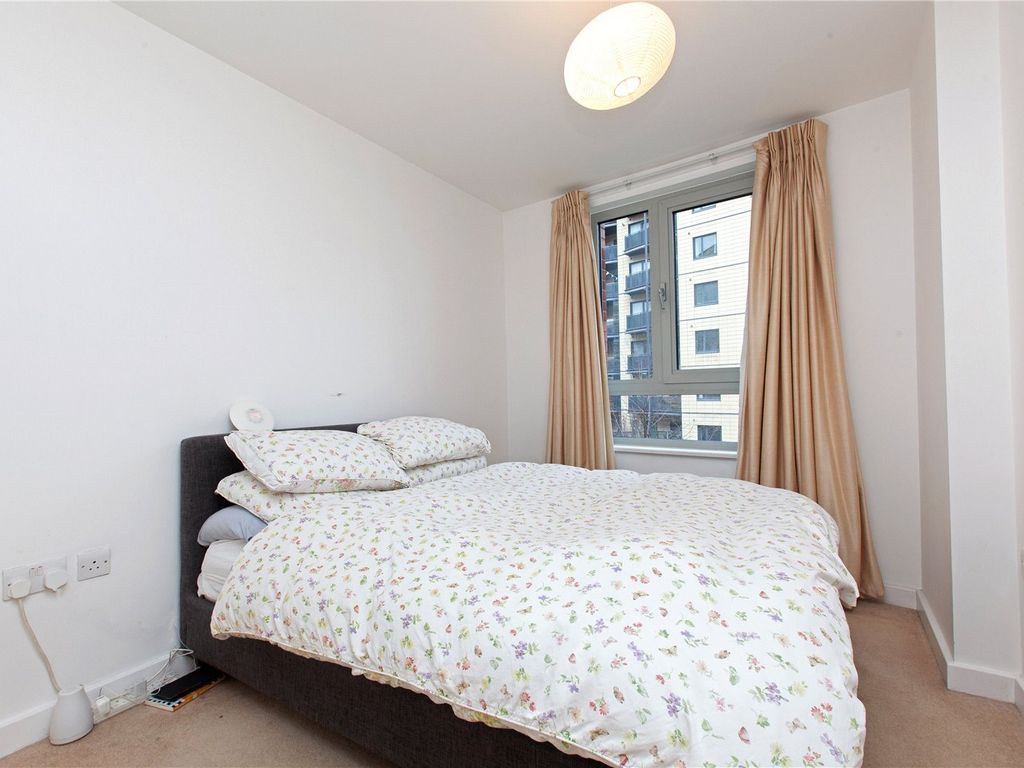 1 bed flat for sale in Buckler Court, Eden Grove N7, £400,000