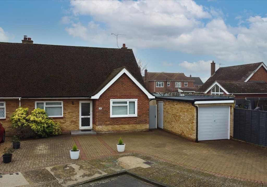 2 bed bungalow for sale in Bodiam Close, Ipswich IP3, £345,000