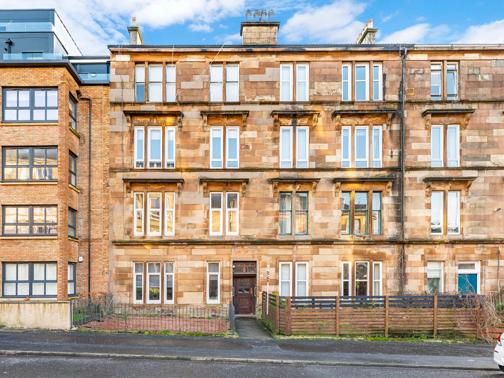 2 bed flat for sale in Armadale Street, Dennistoun, Glasgow G31, £175,000