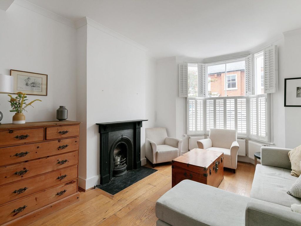 4 bed detached house to rent in Broughton Road, London SW6, £4,500 pcm