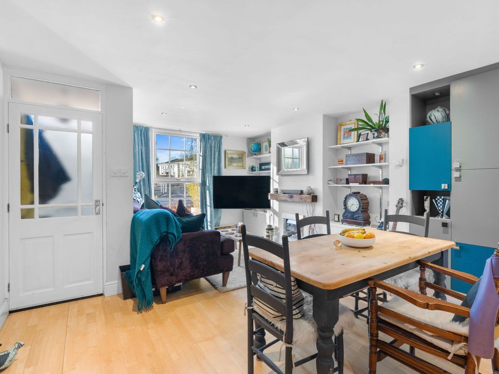 2 bed terraced house for sale in Huntingdon Road, Cambridge CB3, £450,000