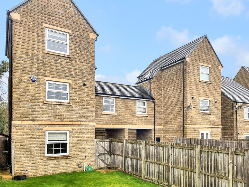 4 bed town house to rent in Riverside Walk, Otley LS21, £1,550 pcm