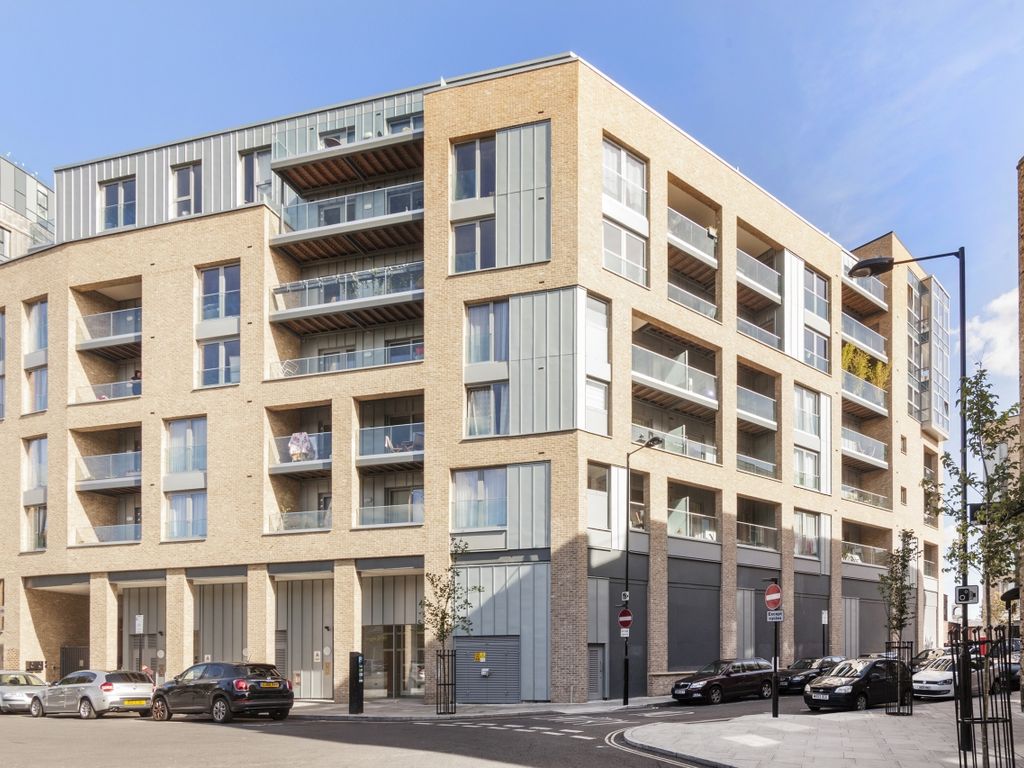 1 bed flat for sale in Cadence, Dalston Curve, Dalston N16, £420,000