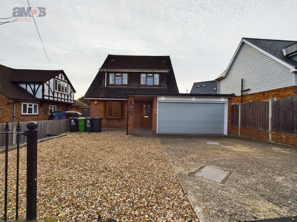 4 bed detached house for sale in Hawkwell Park Drive, Hockley, Essex SS5, £550,000