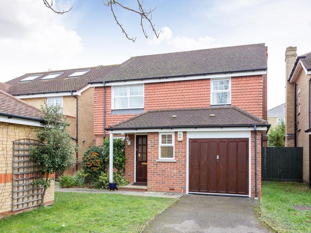4 bed detached house to rent in Nevinson Close, Wandsworth Common SW18, £3,200 pcm