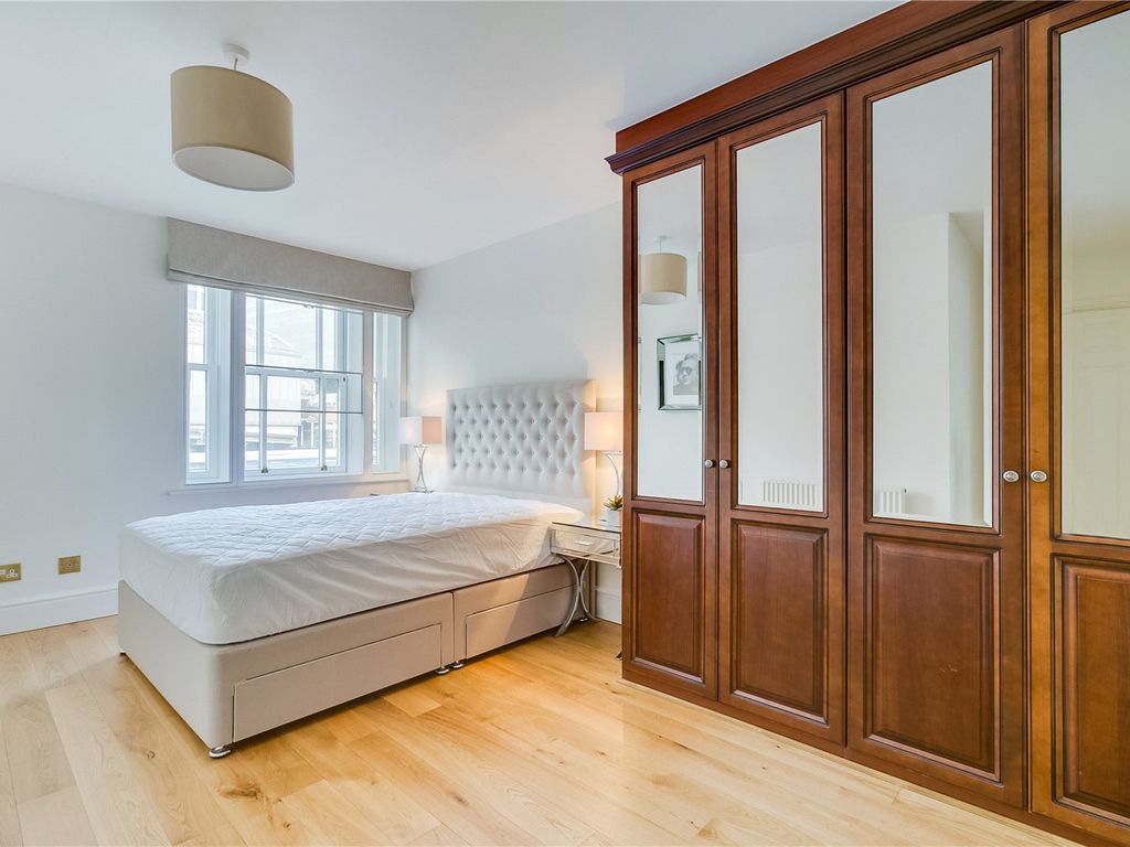 2 bed flat to rent in Royal Belgrave House, Hugh Street SW1V, £2,817 pcm