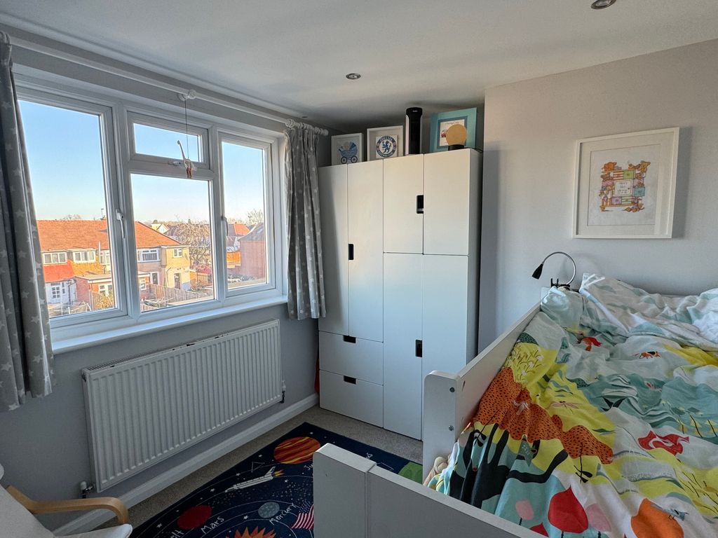 5 bed semi-detached house for sale in Ellerdine Road, Hounslow TW3, £697,000