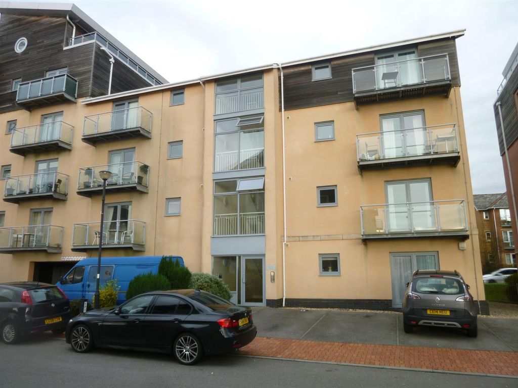 2 bed flat to rent in Glanfa Dafydd, Barry CF63, £850 pcm